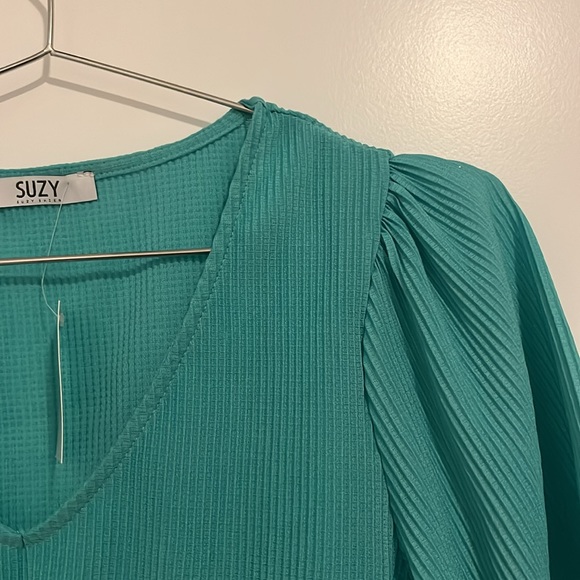 NWT Blouse - Picture 2 of 3